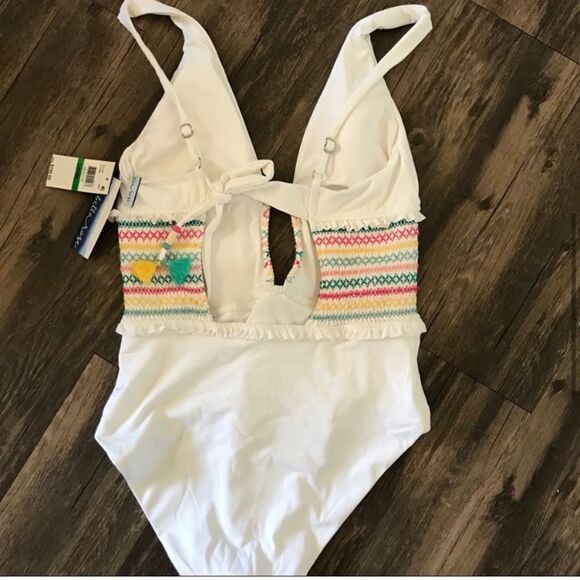✨🆕✨ ☀️ 🌊 Isabelle Rose White One Piece Swimsuit 🩱with Accent Crochet 🍭 ✨ - Picture 9 of 14
